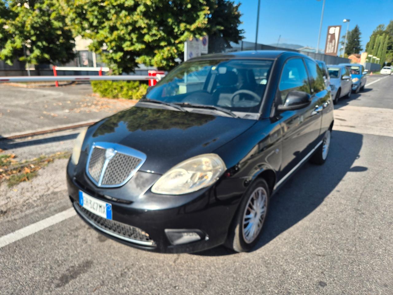 Lancia Ypsilon 1.3 MJT 75 CV Diva