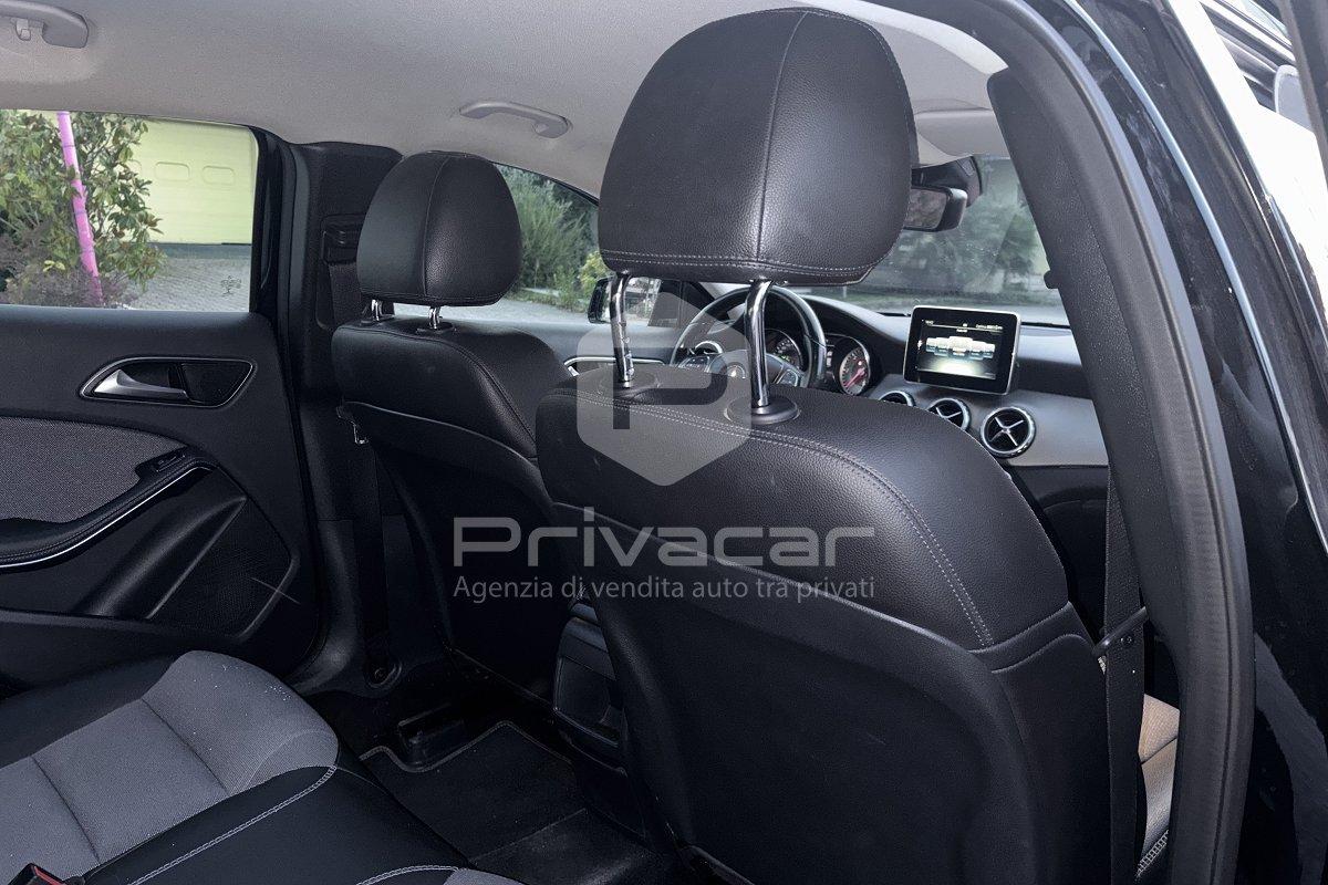 MERCEDES GLA 180 d Business