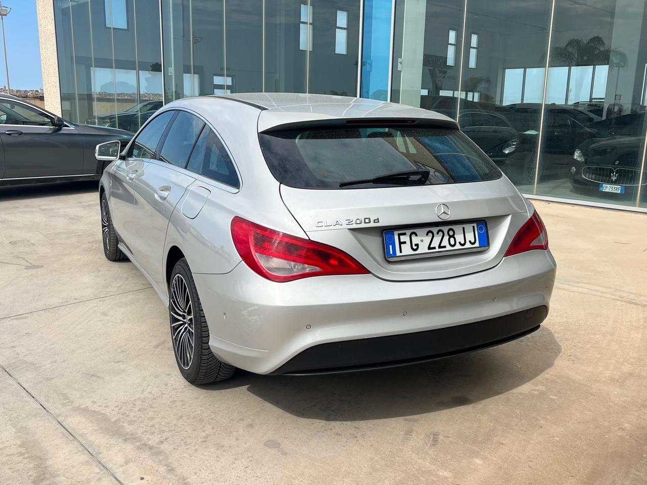 Mercedes-benz CLA 200 d S.W. Automatic Business