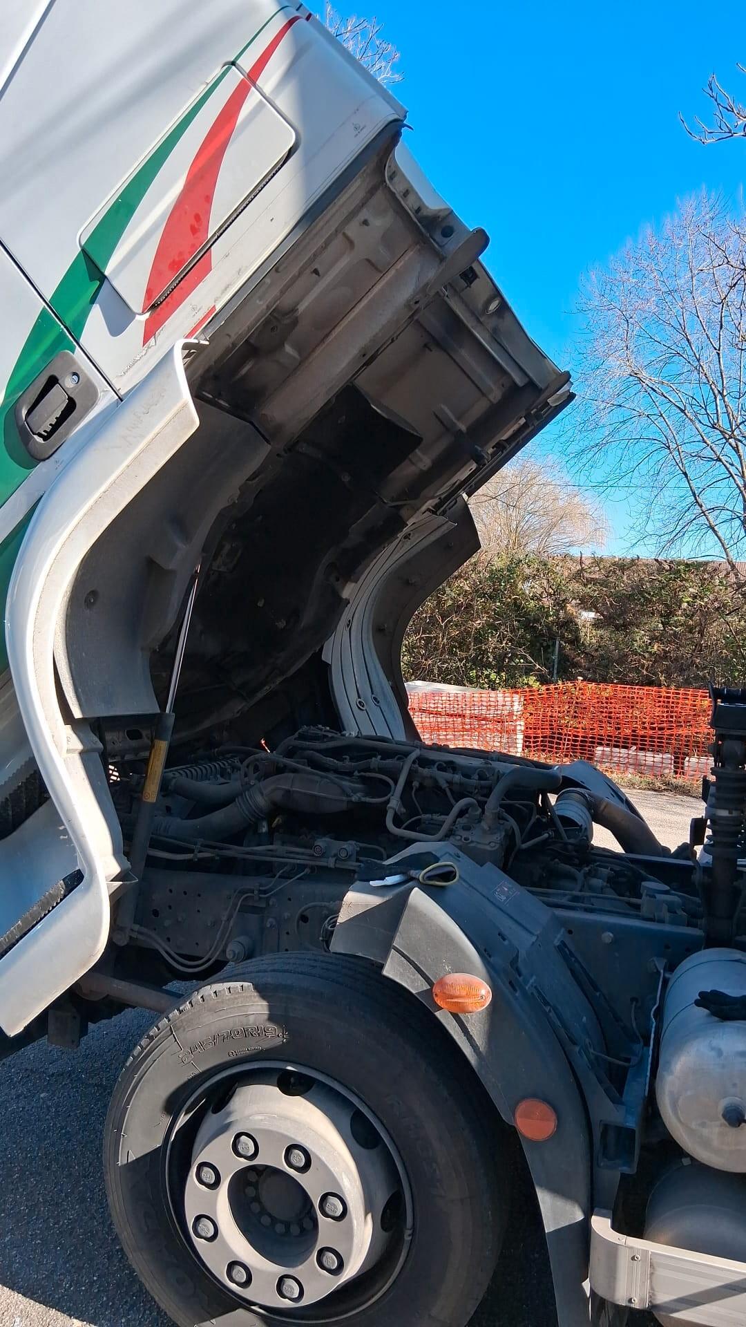 Eurocargo 120-25 con sponda idraulica