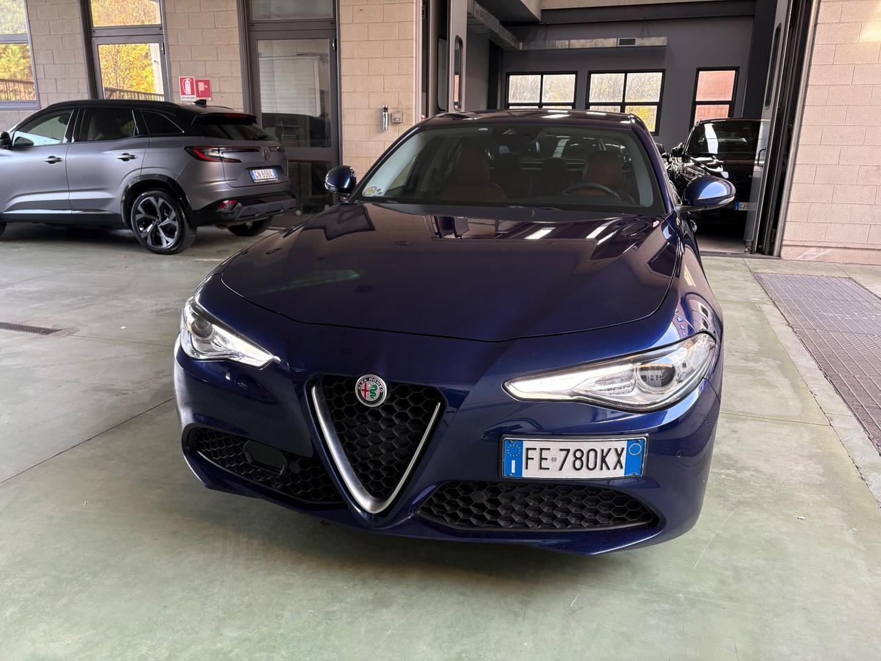 Alfa Romeo Giulia 2.2 Q2 Turbodiesel 180 CV AT8 Business Sport Launch Ed.