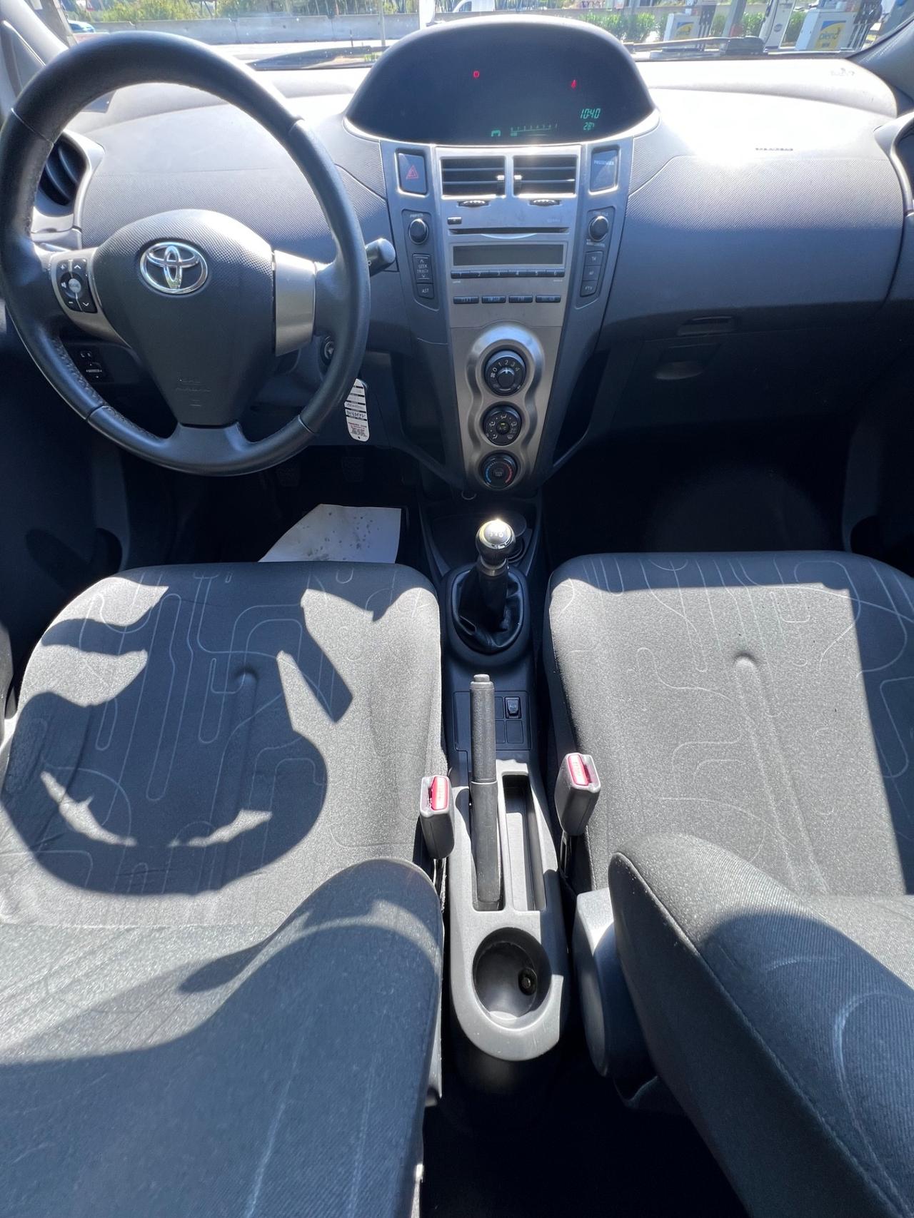 Toyota Yaris 1.0 5 porte