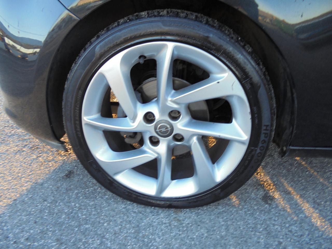 Opel Adam 1.4 87 CV tec GPL