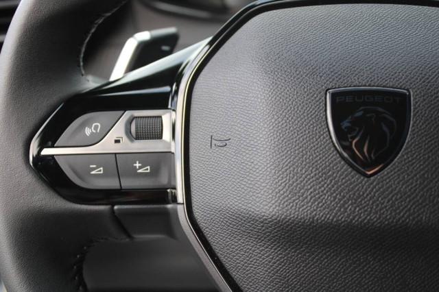 Peugeot 2008 1.2 puretech Allure 130cv automatica con CarPlay