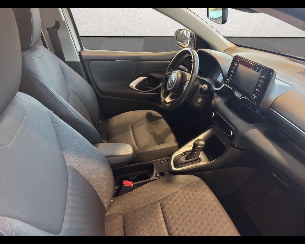 TOYOTA Yaris 4ª serie - Yaris 1.5 Hybrid 5 porte Business