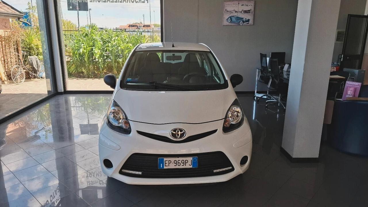 Toyota Aygo 1.0 12V VVT-i 5 porte Active Connect