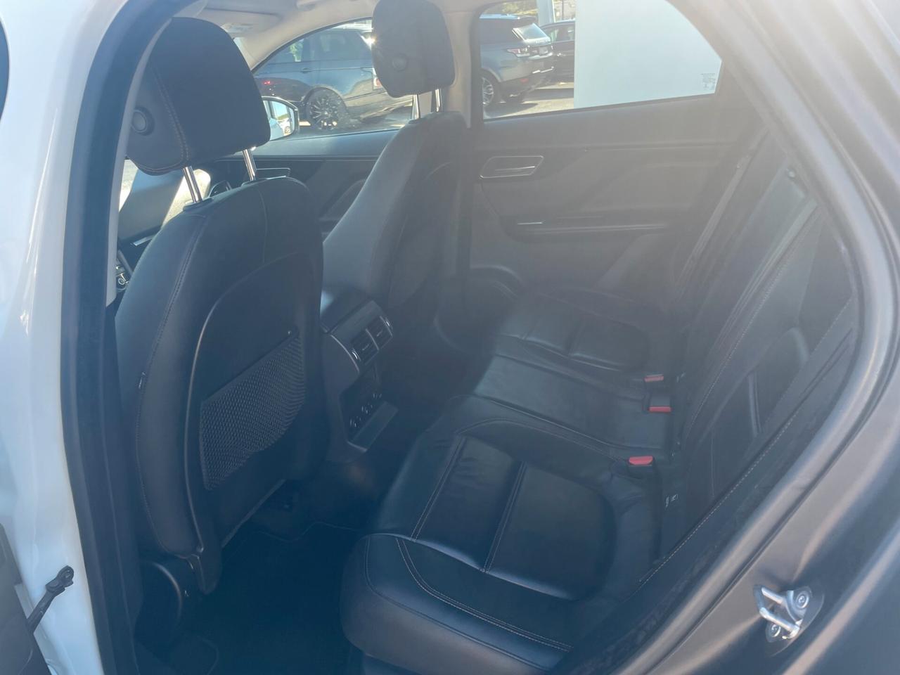 Jaguar F-Pace 2.0 D 180 CV AWD aut. Prestige Motore Nuovo km 50000