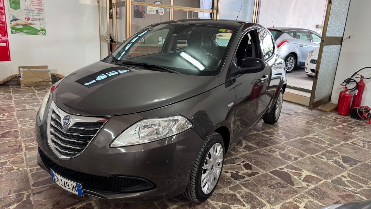 Lancia Ypsilon 1.3 MJT 16V 95 CV 5 porte S&S Silver