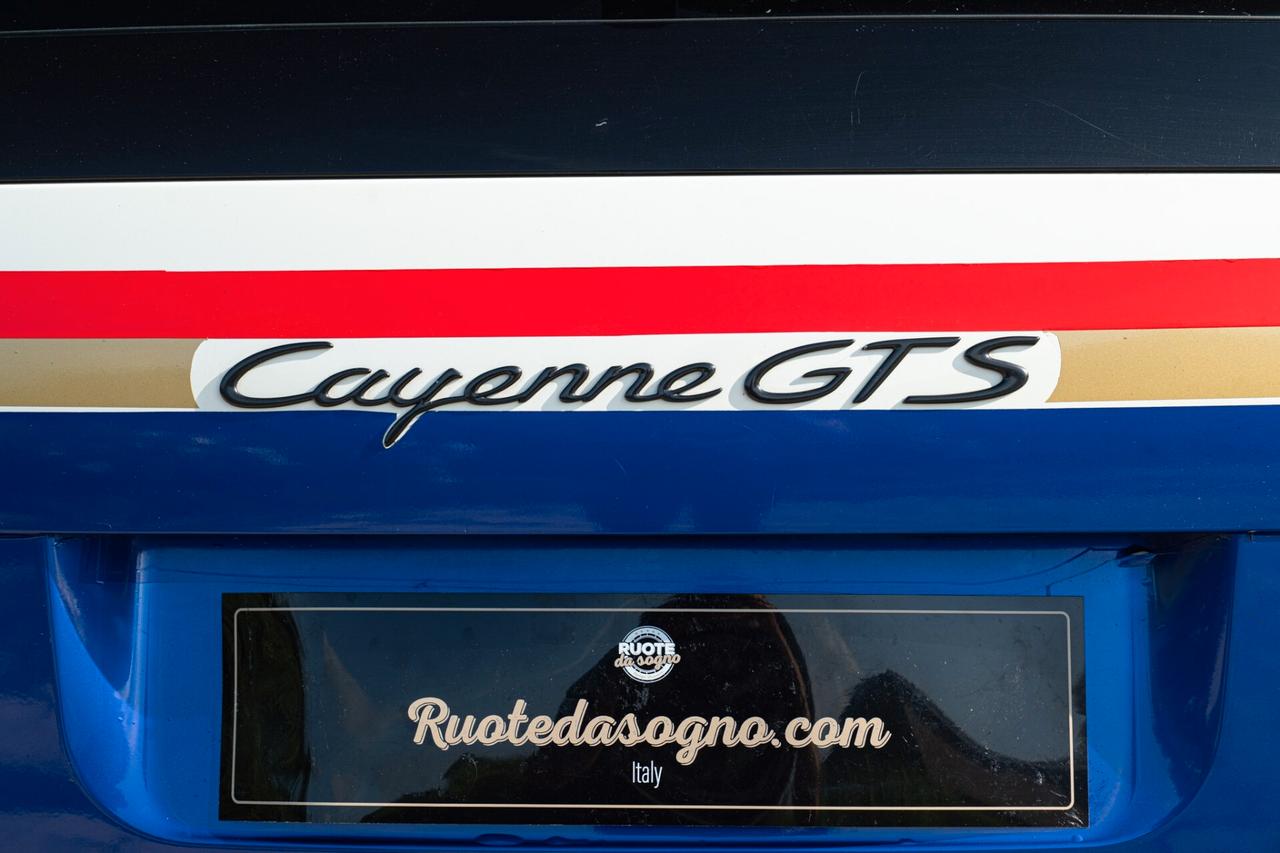Porsche Cayenne S LIVREA ROTHMANS - POR00250