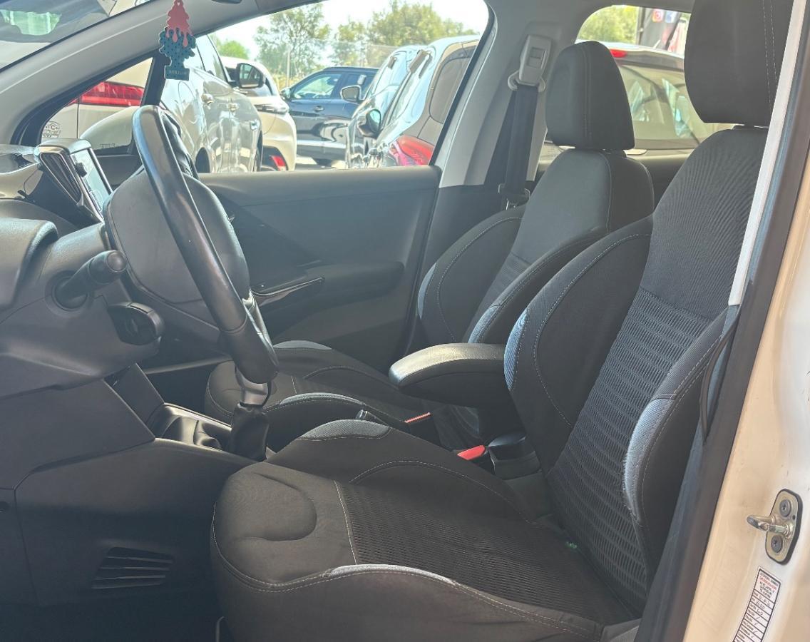 PEUGEOT - 208 - 1.4 HDi 68 CV 5p. Allure