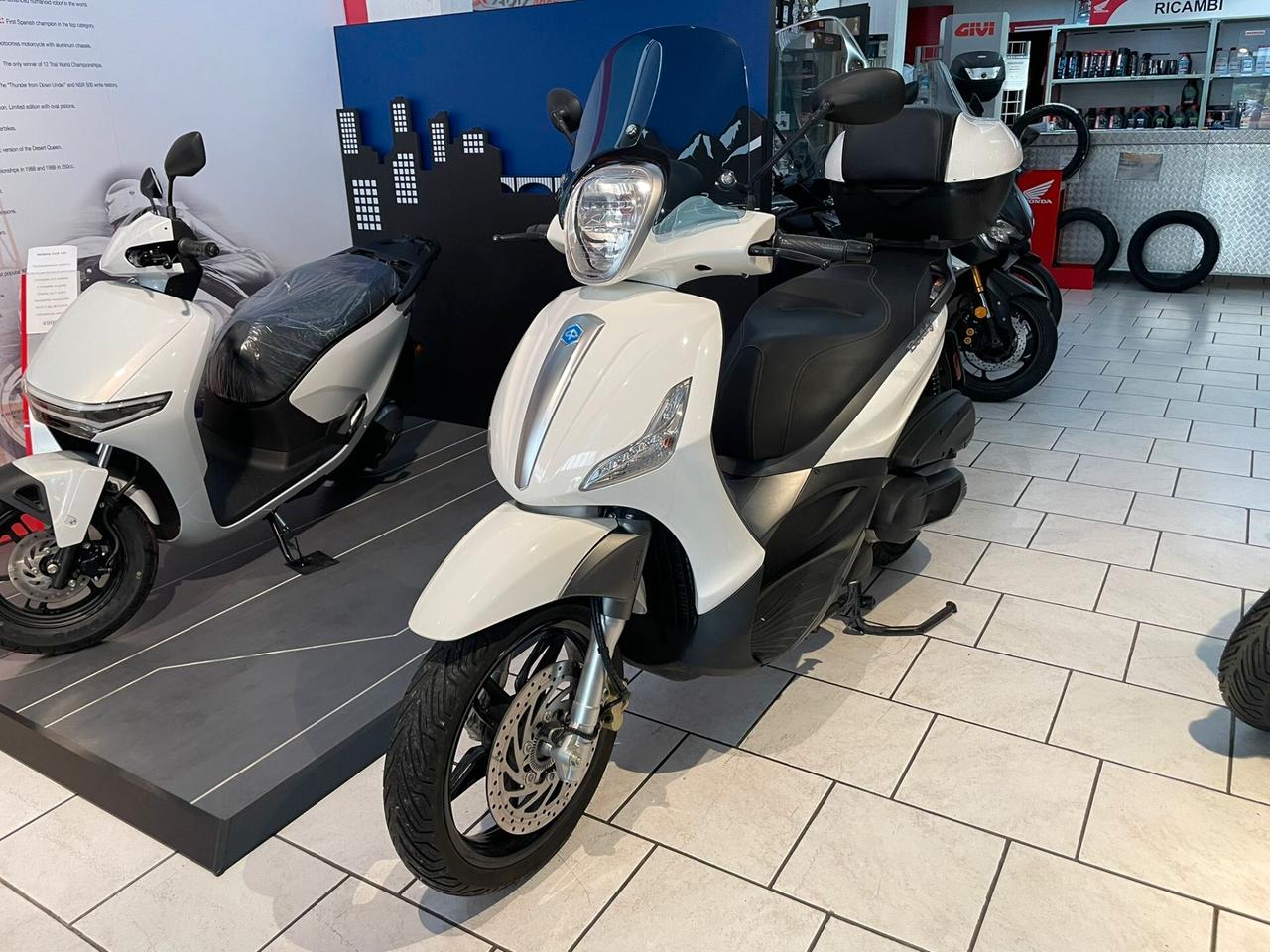 Piaggio Beverly 350
