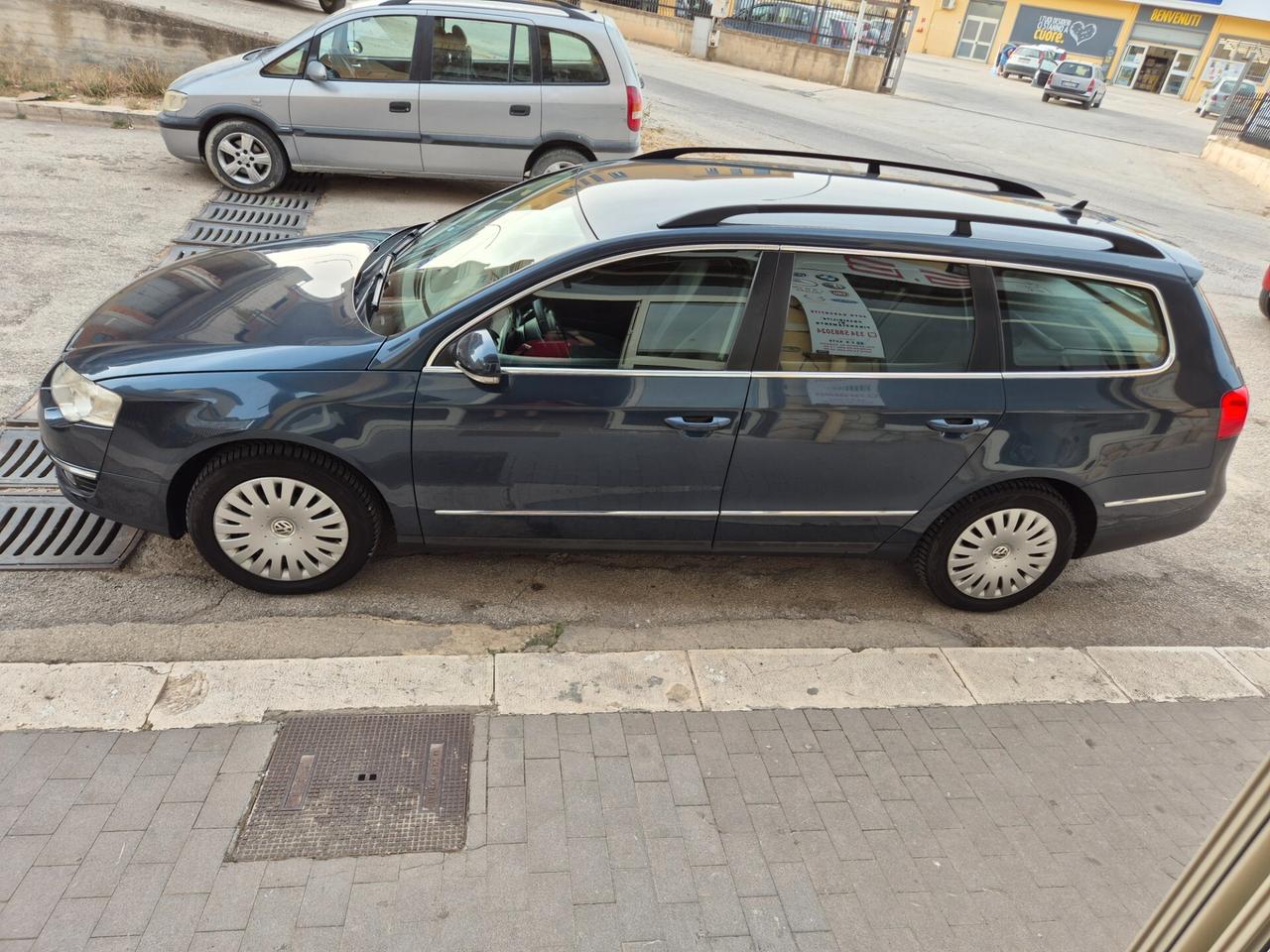 VW PASSAT 1.9 TDI 105 CV NAVIGATORE KM CERTIFICATI