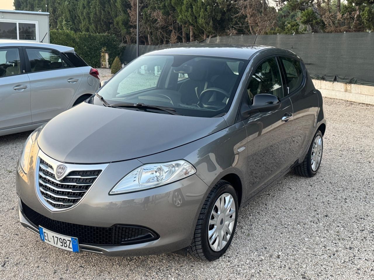Lancia Ypsilon 1.2 69 CV 5 porte S&S Gold