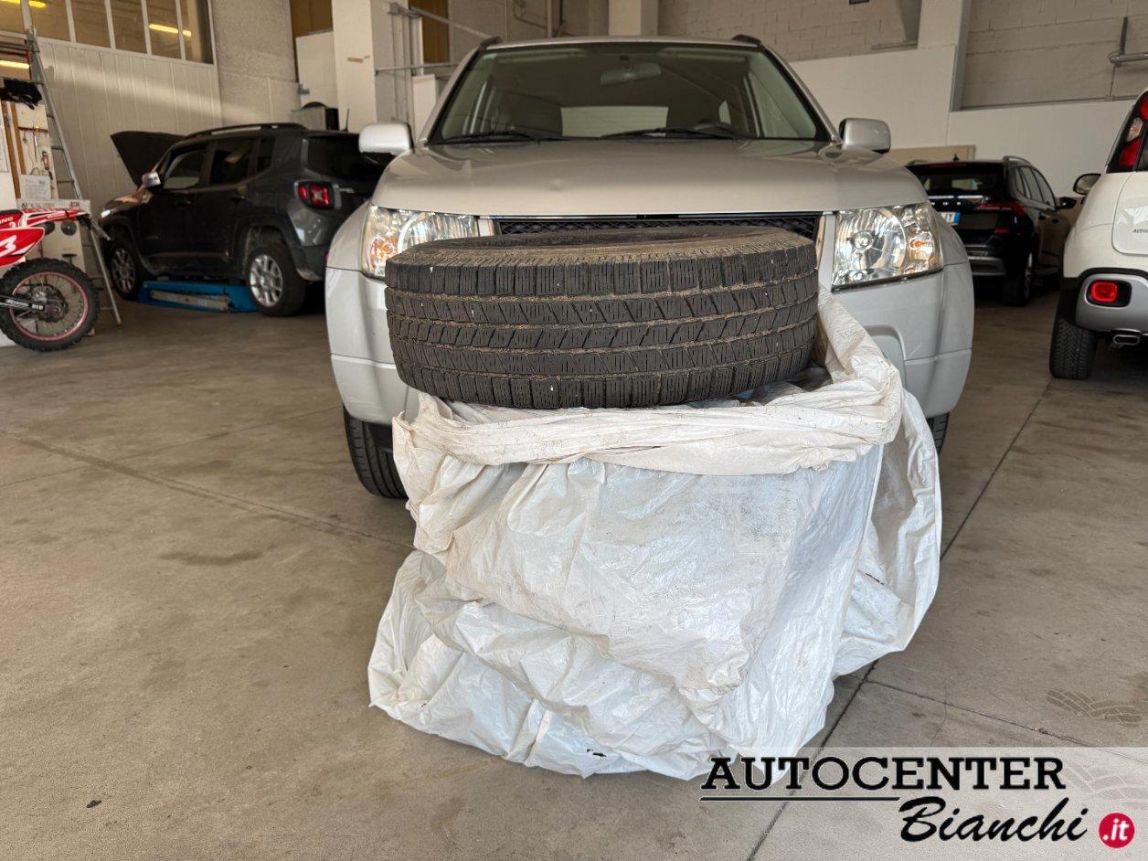 Suzuki Grand Vitara 3 Porte GPL 3p 1.6 vvt 16v