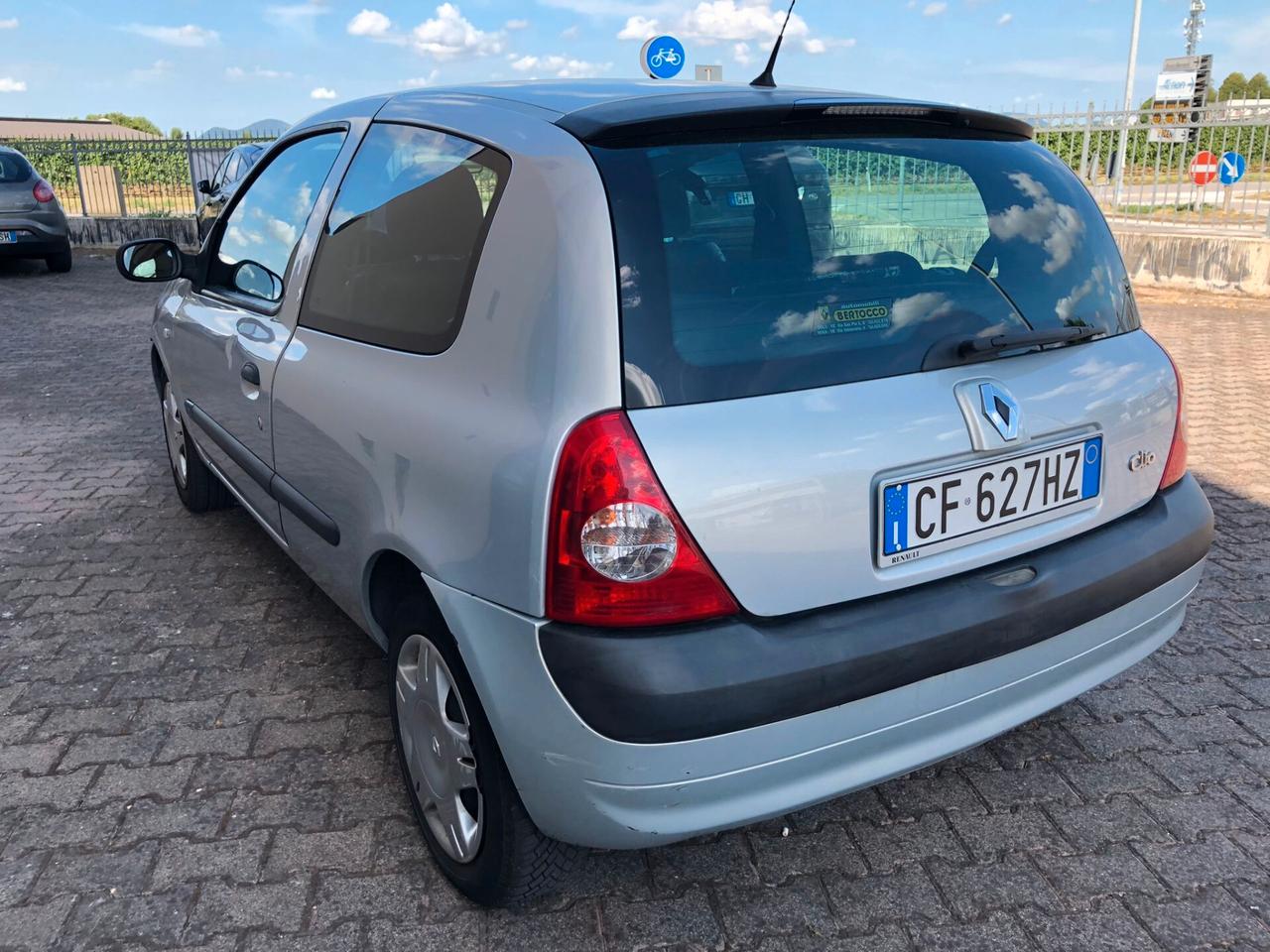 Renault Clio 1.2 cat 3 porte Symbol