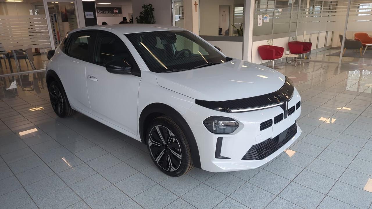 Lancia Ypsilon Hybrid e-DCT