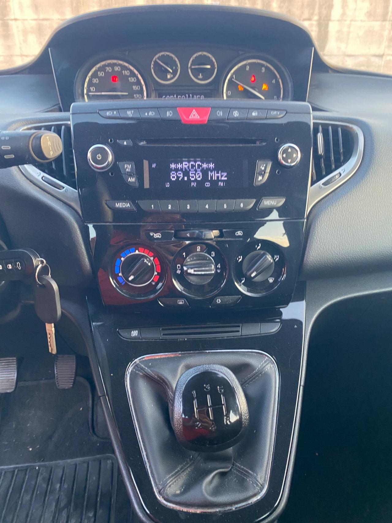 Lancia Ypsilon 1.3 MJT 2014 TAGLIANDATA GARANZIA