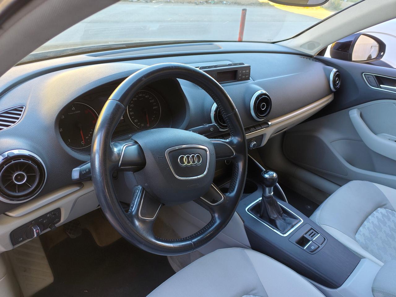 Audi A3 Sedan 2.0 TDI clean diesel Ambition