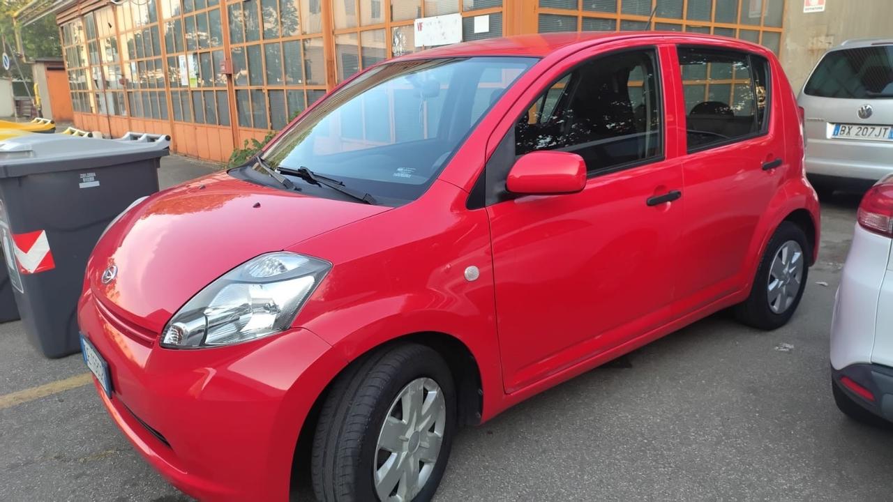 Daihatsu Sirion 1.0 12V Aki