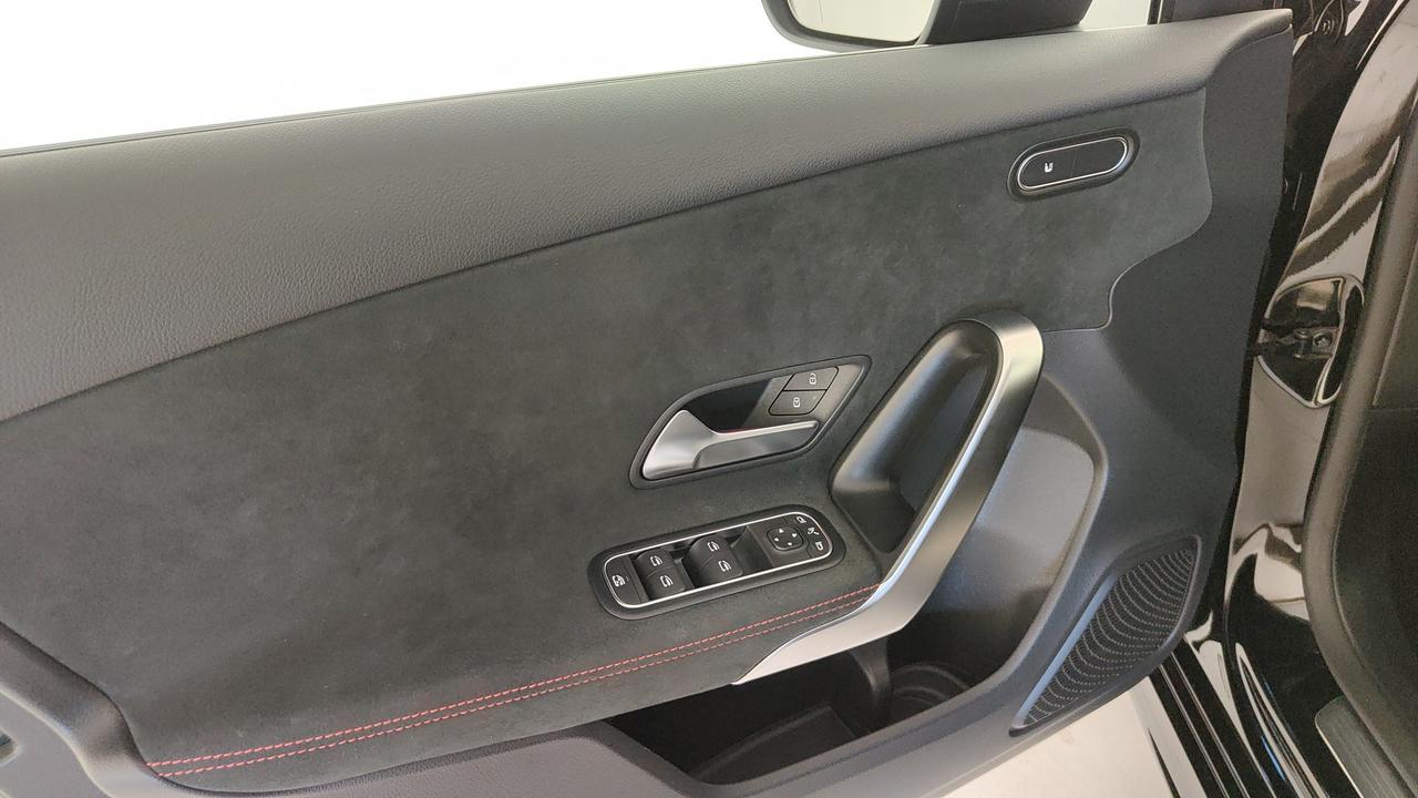 Mercedes-Benz A 180 d Premium auto