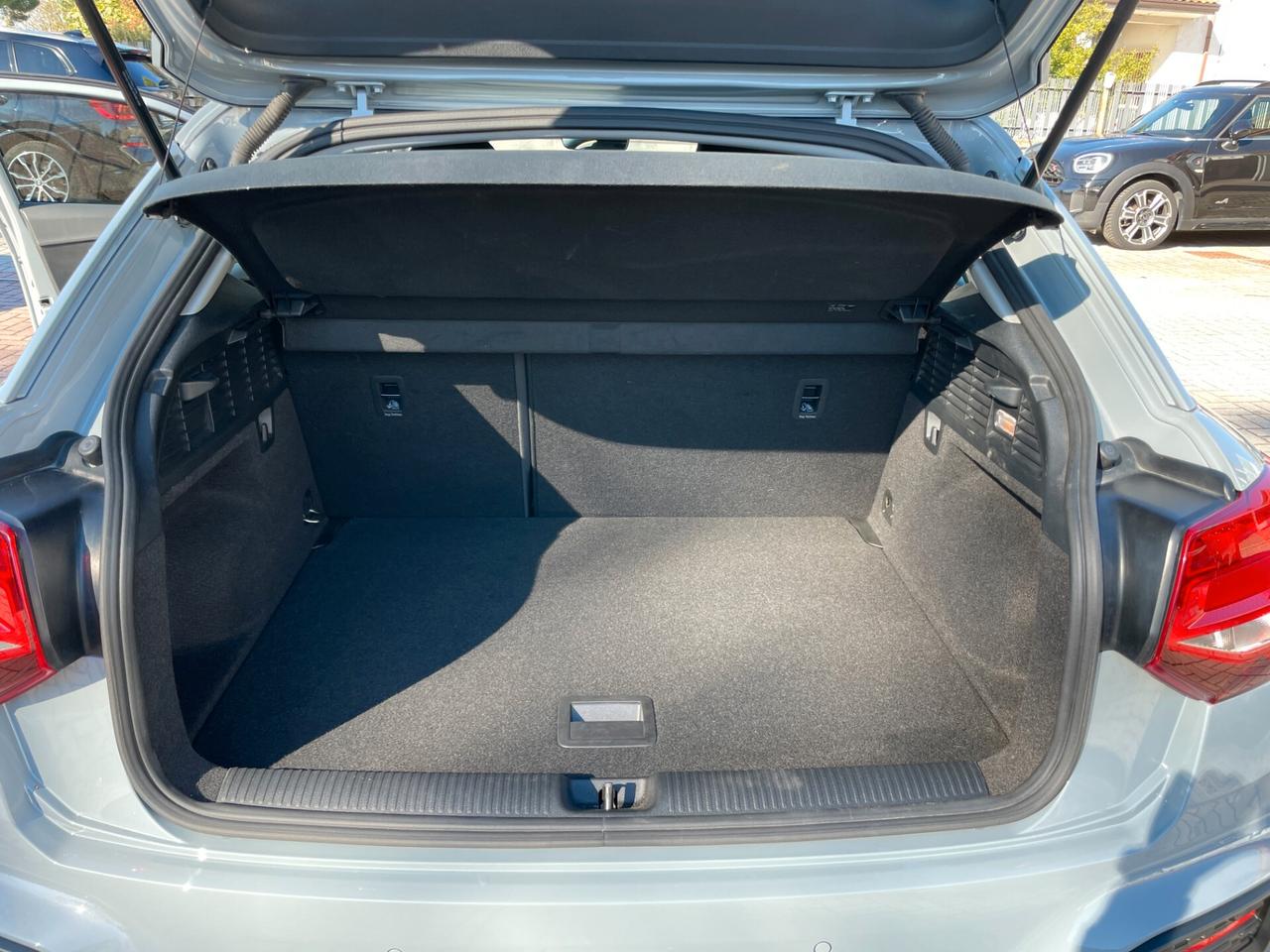 Audi Q2 35 TFSI S tronic Business