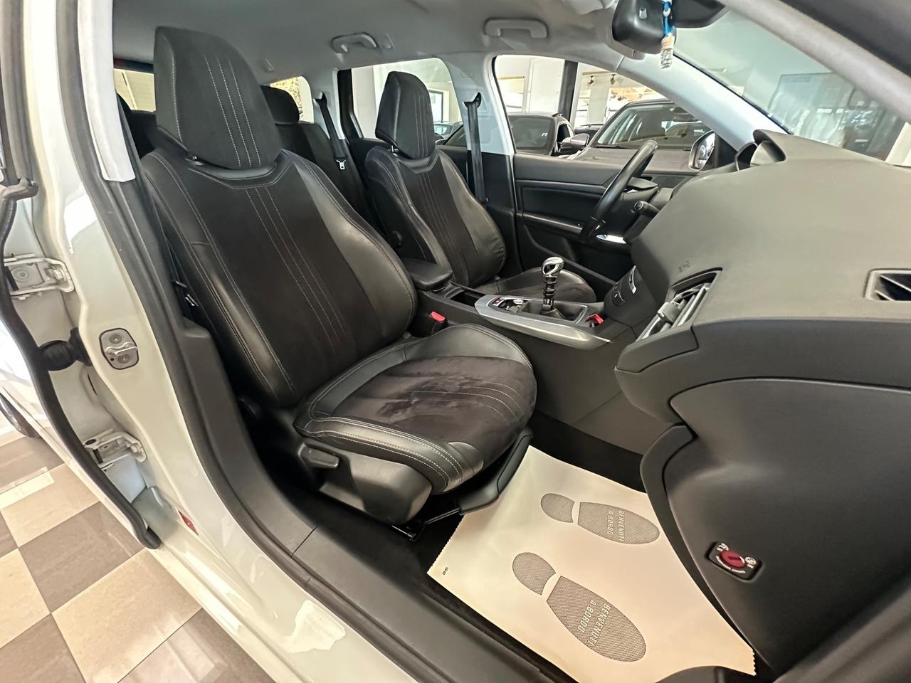 Peugeot 308 PureTech Turbo 130 S&S SW Allure