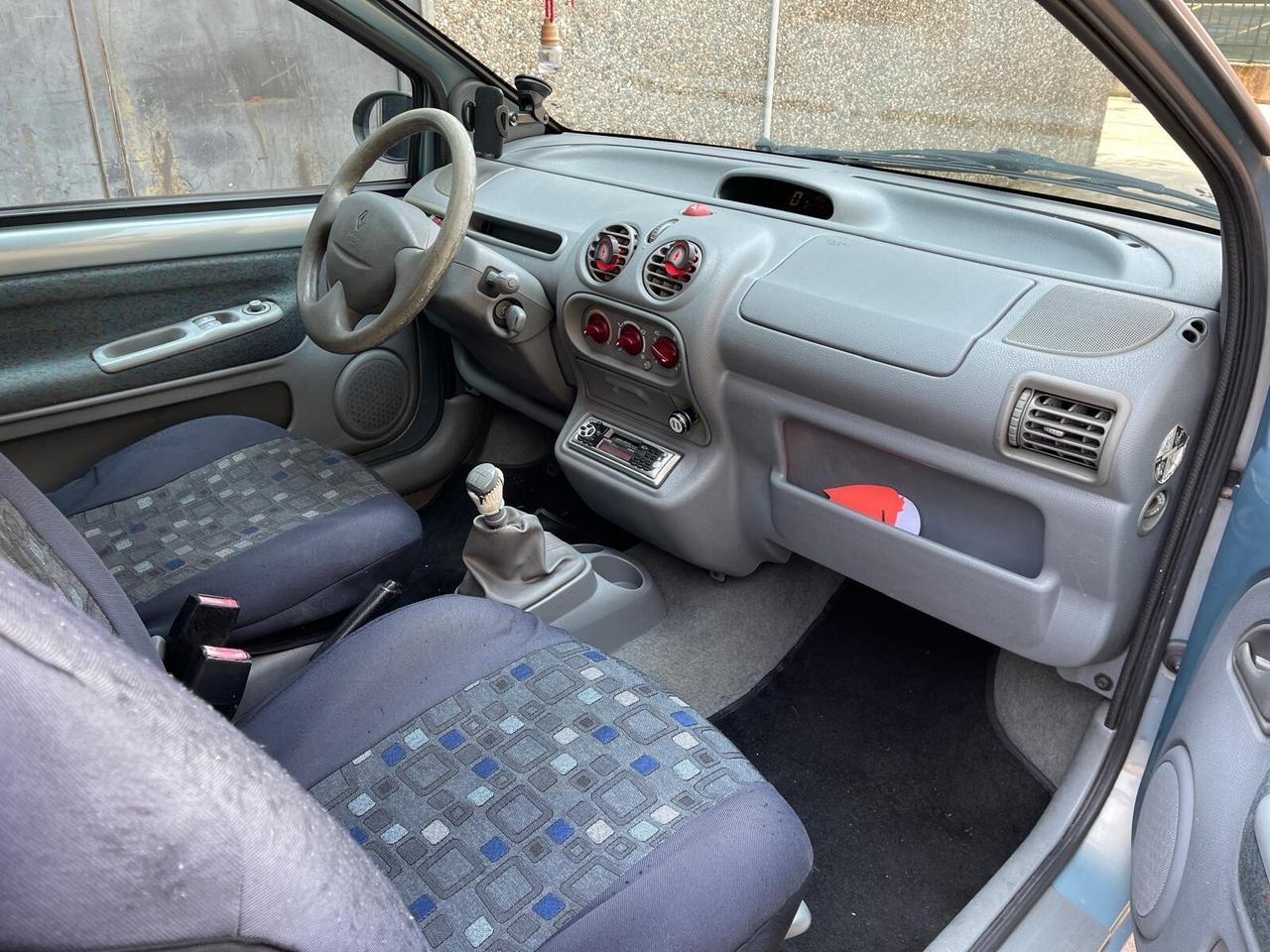 Renault Twingo 1.2i benzina neopatentati
