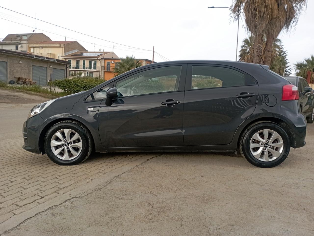 Kia Rio 1.4 CRDi 5p. NAVI/RETRO