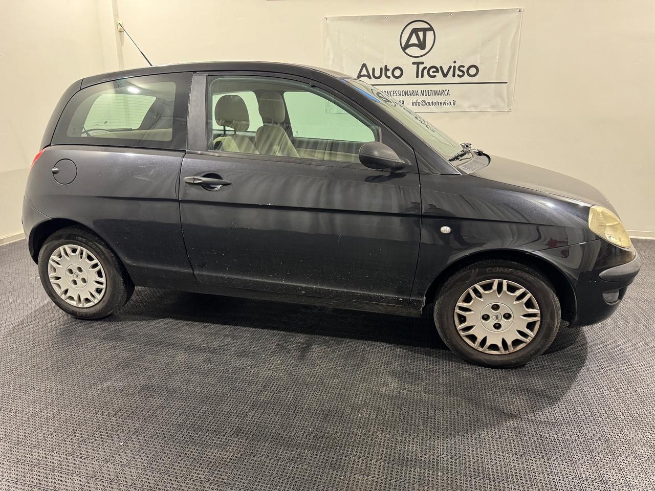 Lancia Ypsilon 1.2 16V Argento