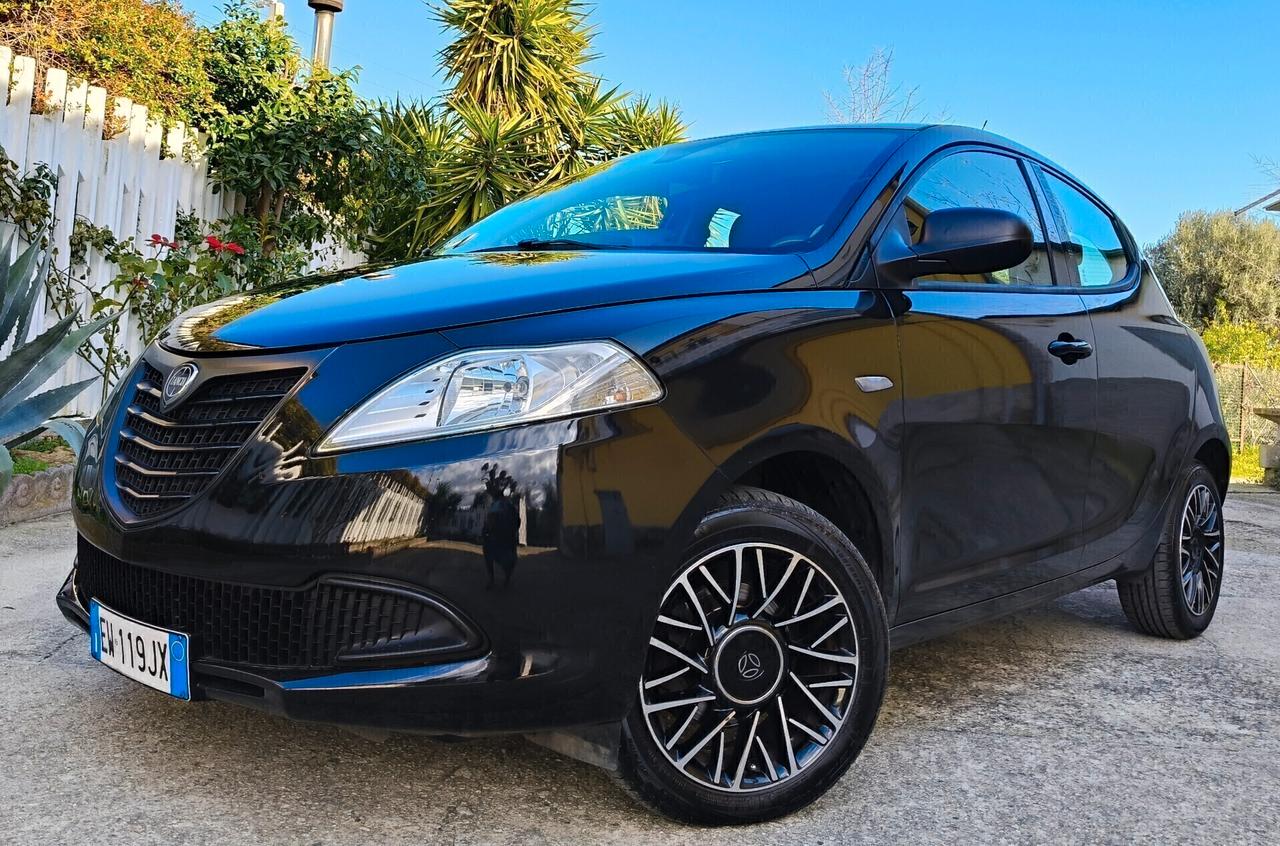 Lancia *YPSILON 1.2 BENZ 69 CV*MOMO DESIGN*S