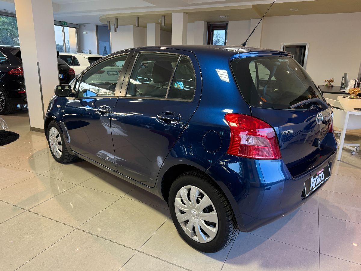 TOYOTA Yaris 1.4 D Cambio Automatico