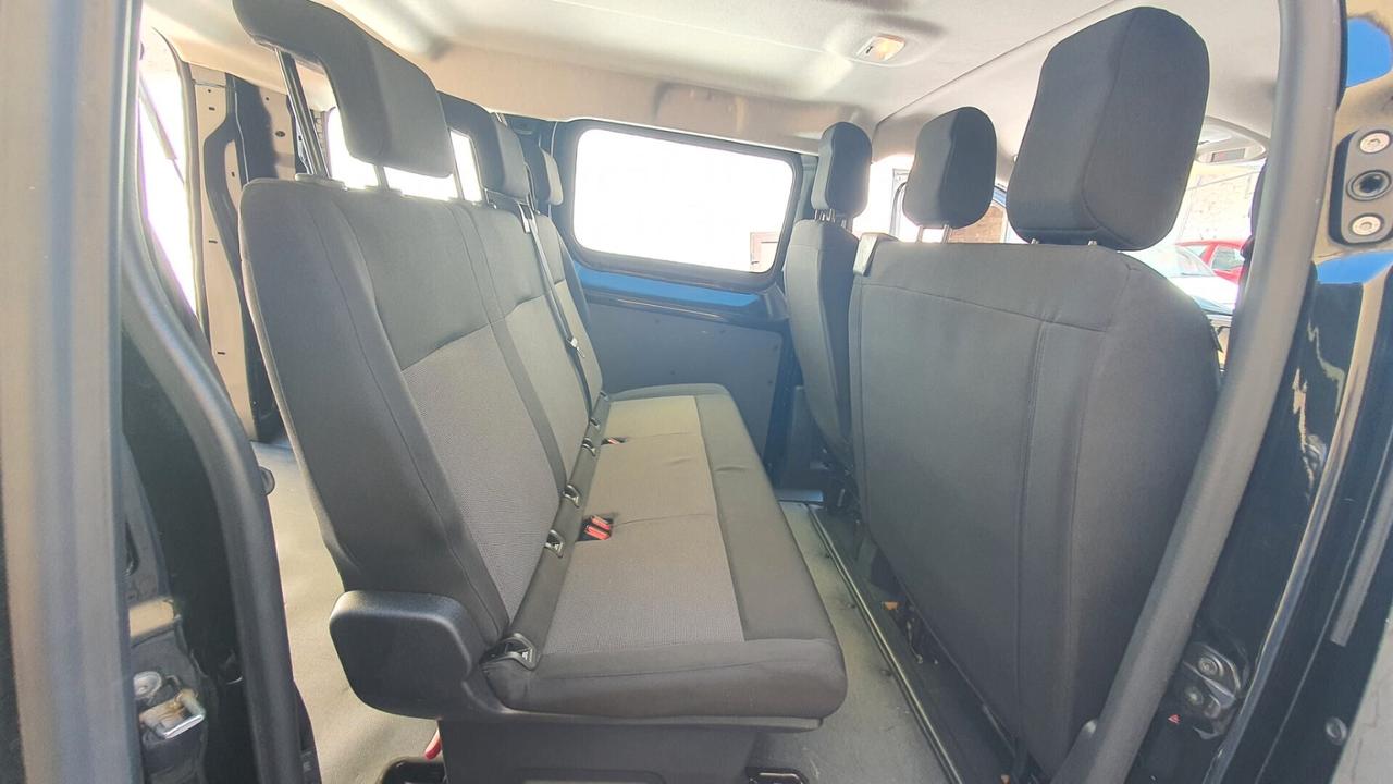 Peugeot Expert BlueHDi 100 S&S PC-TN Combi Compact