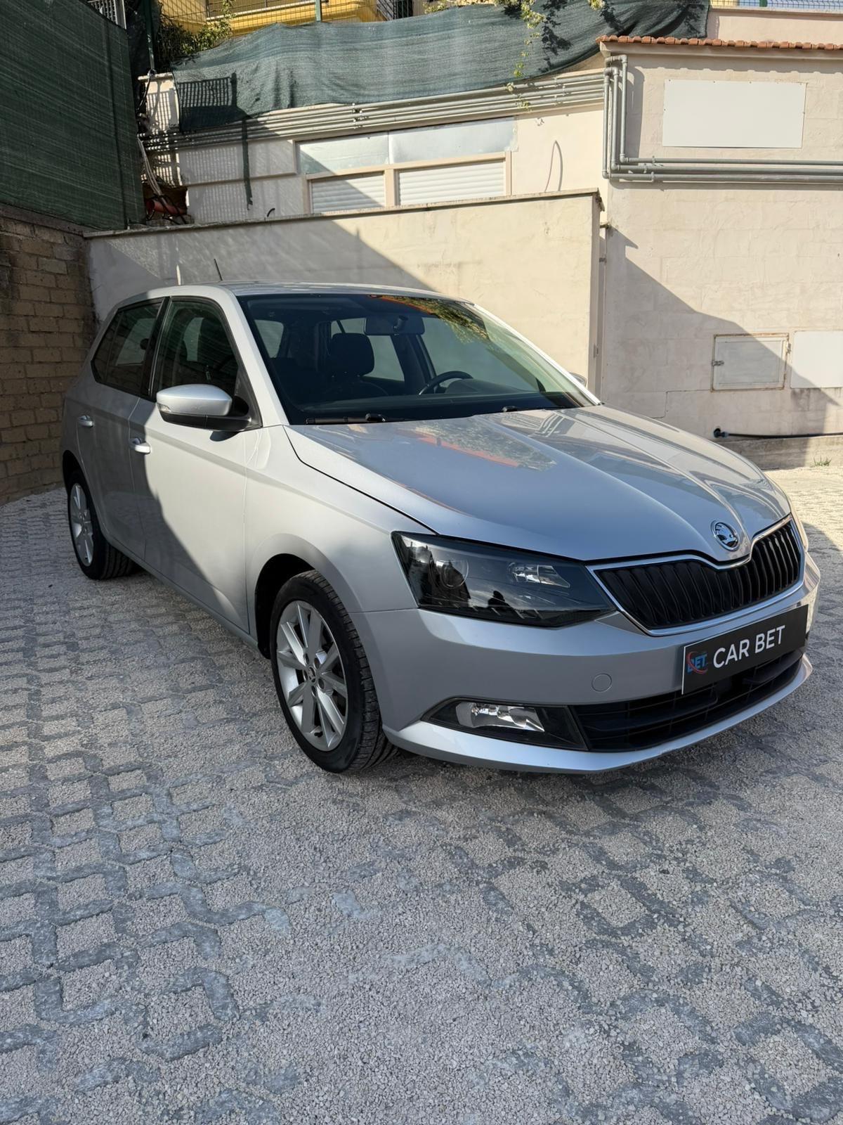 Skoda Fabia 1.0 TSI Color Argento