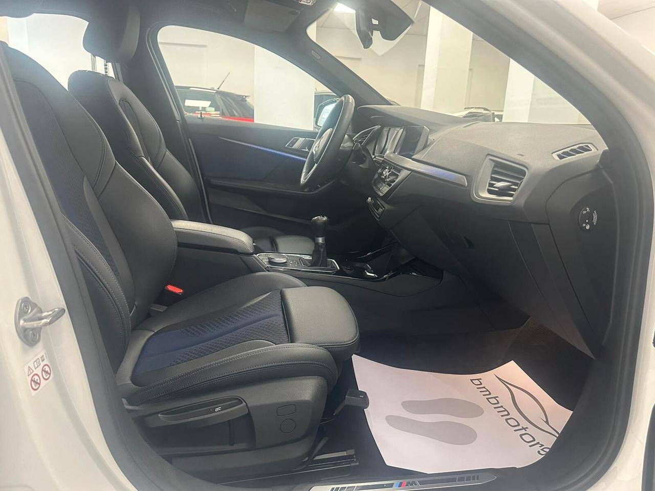 Bmw 118 118d 5p. Msport
