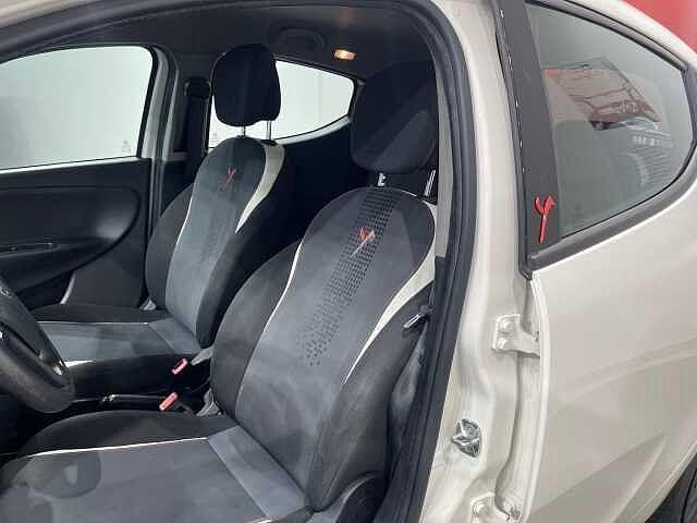 Lancia Ypsilon 1.2 69 CV 5 porte Elefantino