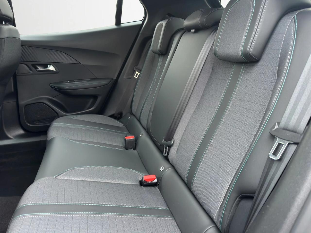 Peugeot 2008 BlueHDi 110 S&S Allure Pack