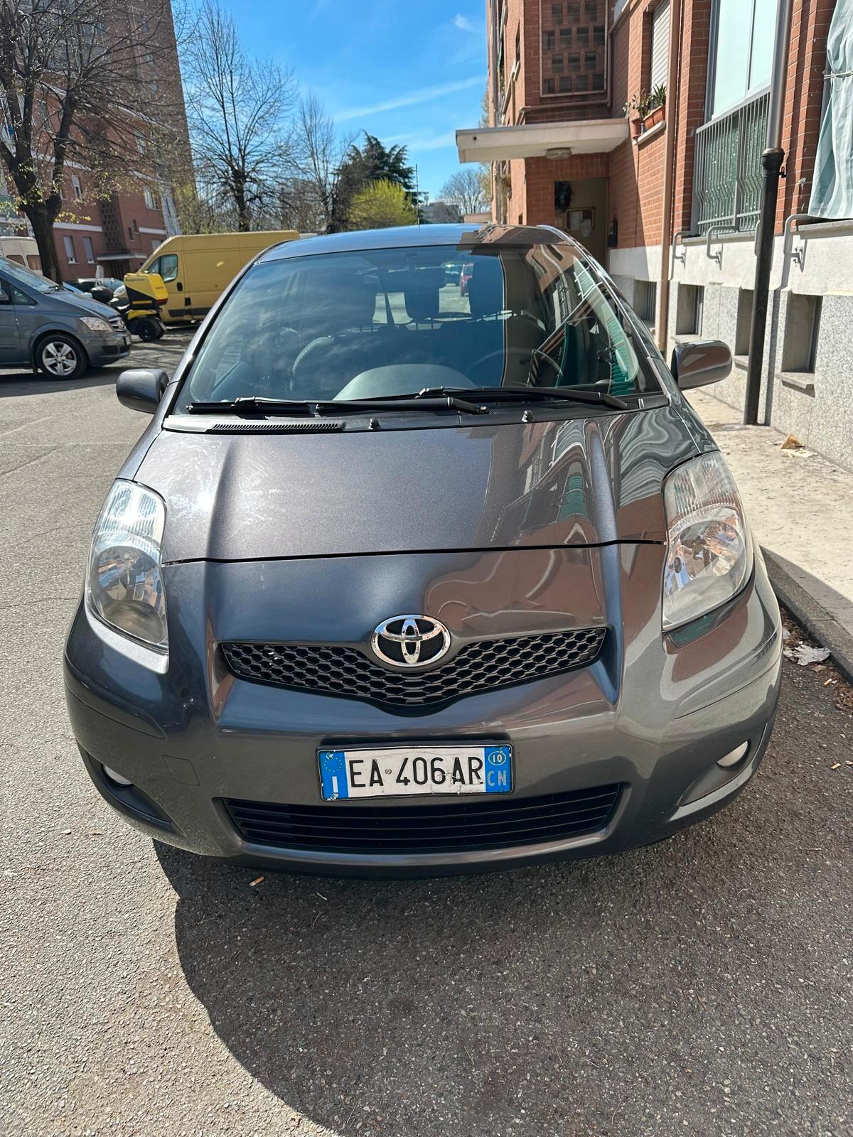 Toyota Yaris 1.0 5 porte Sol