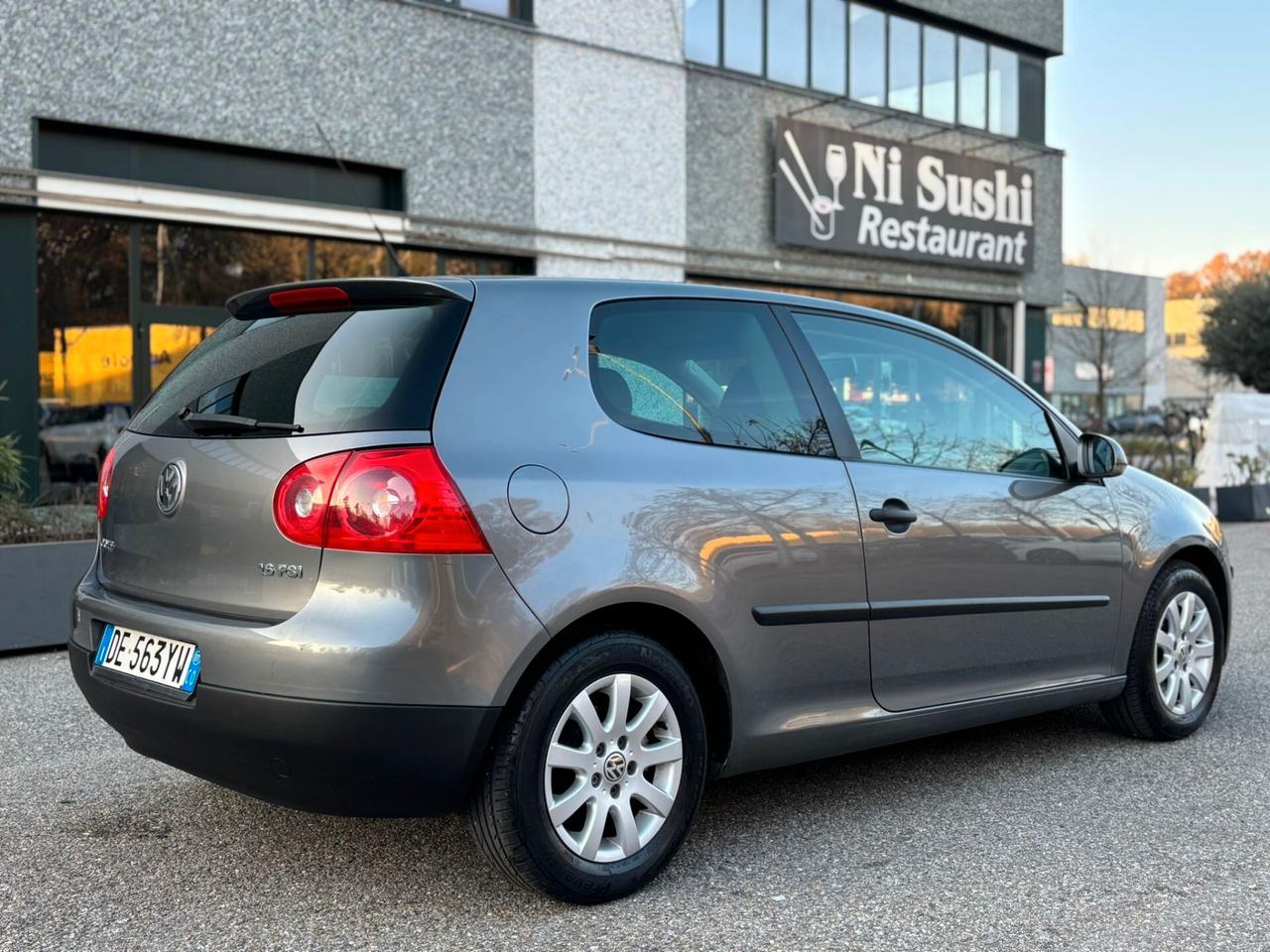 Volkswagen Golf 1.6 16V FSI 3p. *CAMBIO AUTOMATICO*