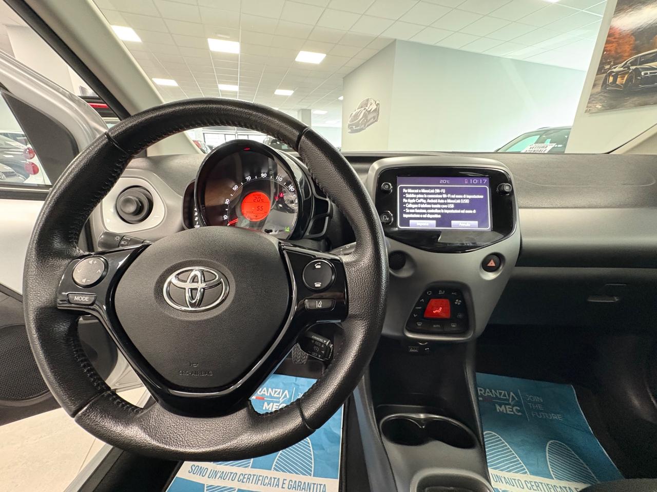 Toyota Aygo Connect 1.0 VVT-i 72 CV 5 porte x-fun