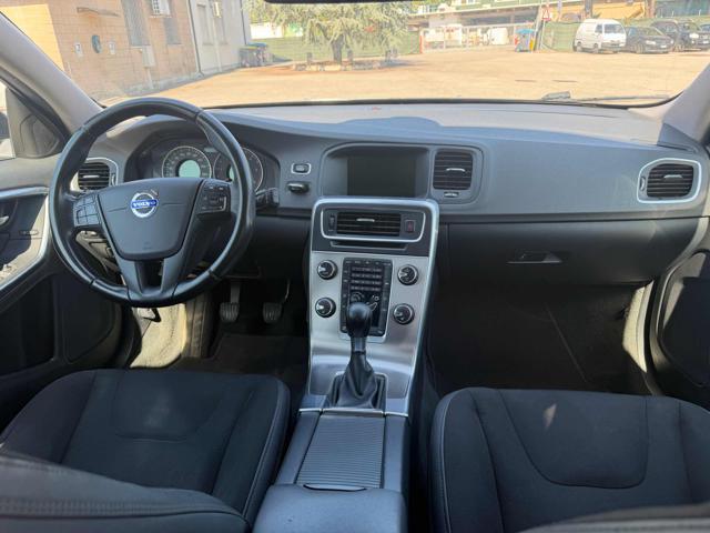 VOLVO V60 D2 1.6 Summum senza nessun lavoro da fare