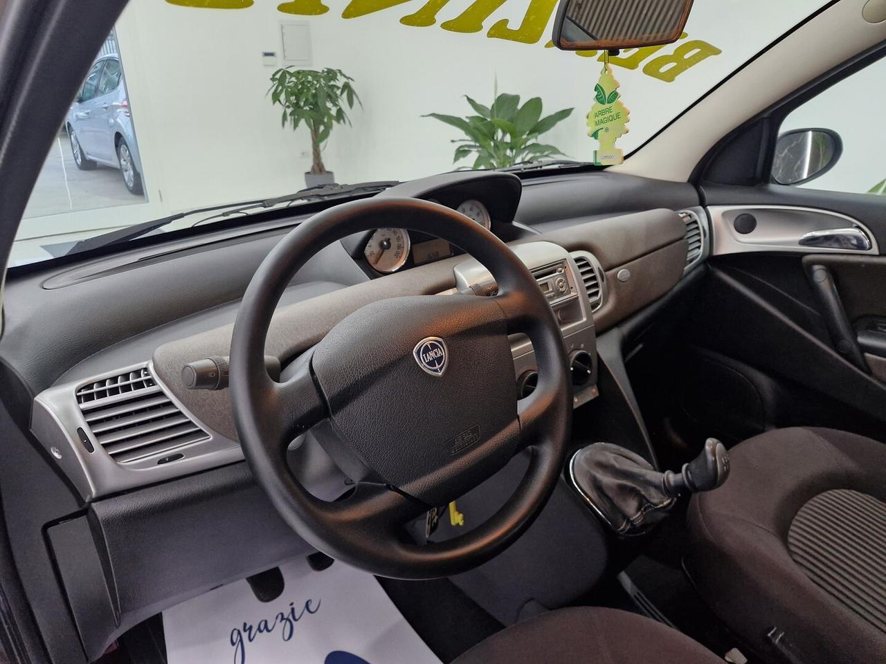 LANCIA YPSILON 1.2 BENZINA ORO PLUS 2009 160000KM