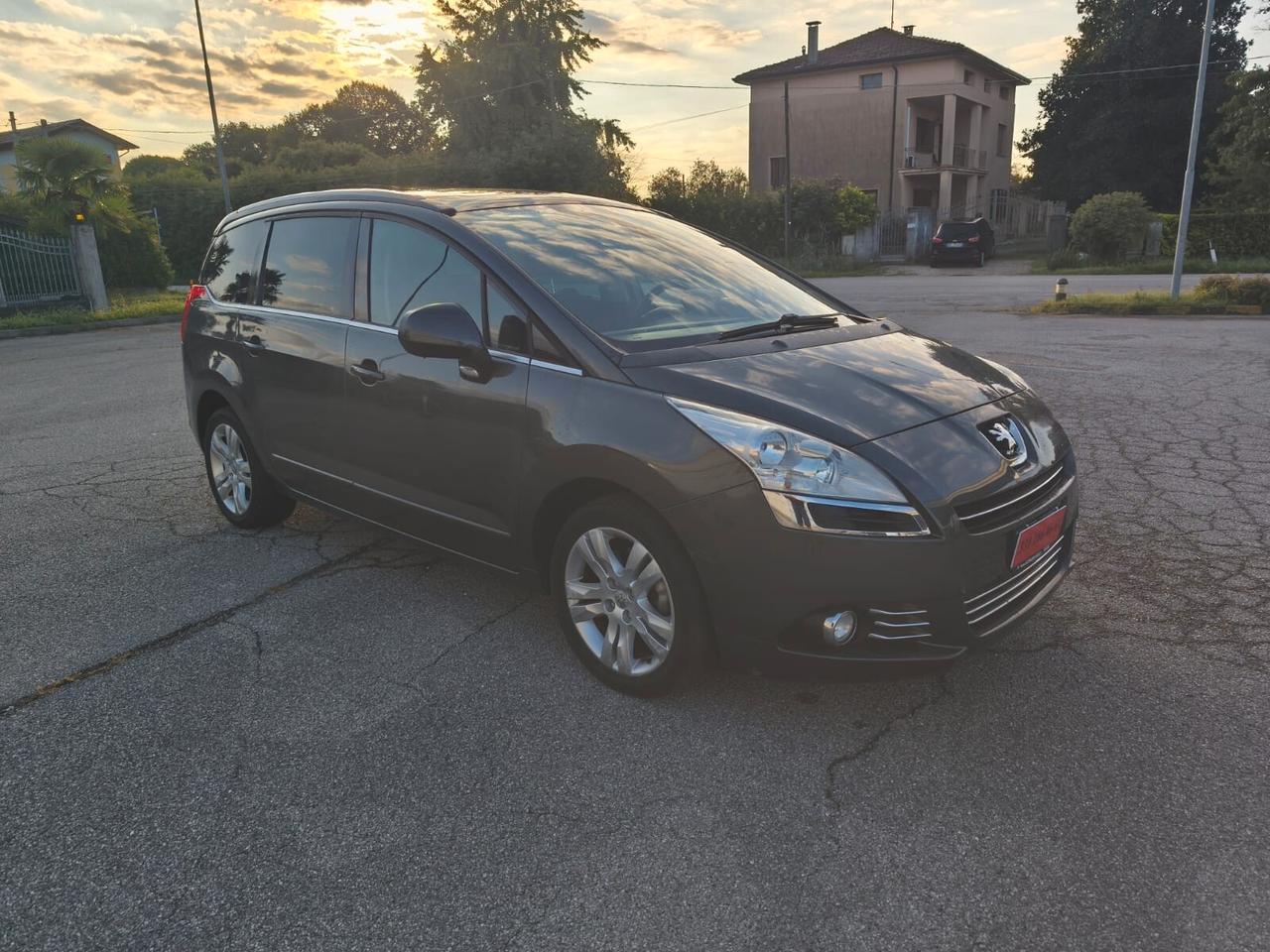 Peugeot 5008 1.6 THP 156CV Féline (Accetto Permute)