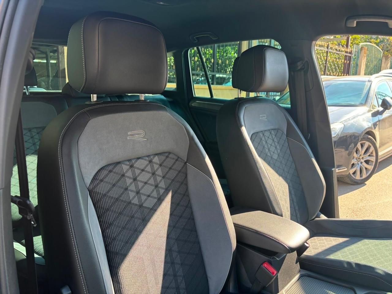 Volkswagen Tiguan 2.0 TDI 150 CV SCR DSG R-Line