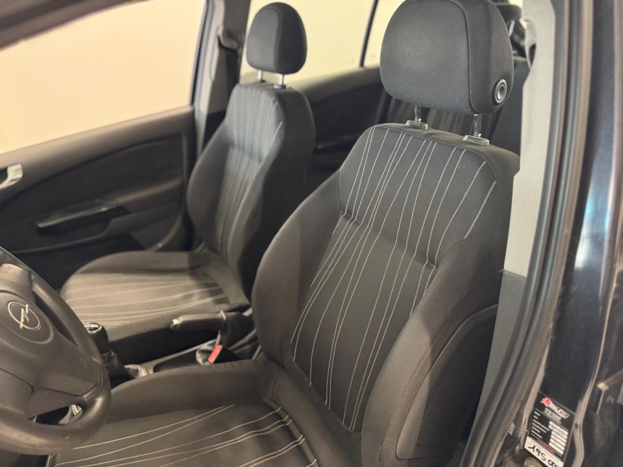 Opel Corsa 1.2 REGENERED CAR