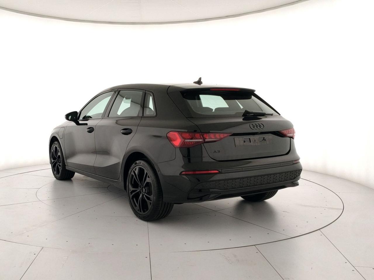 Audi A3 sportback 1.5 tfsi e business advanced 204cv s-tronic