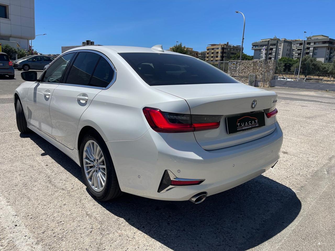 Bmw 320 i Luxury #11281