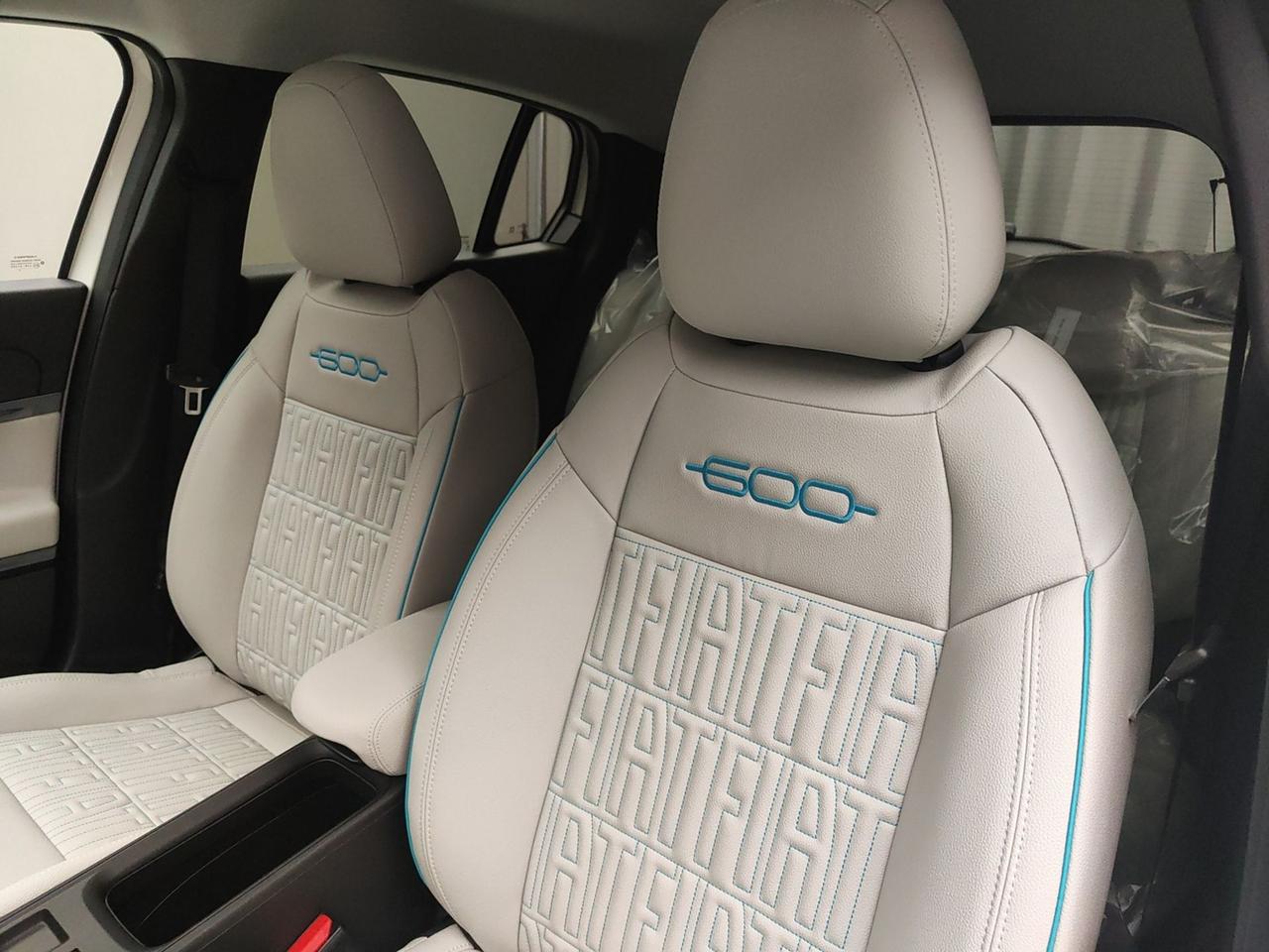 FIAT 600 IV 2023 1.2 MHEV 110CV DCT LA PRIMA