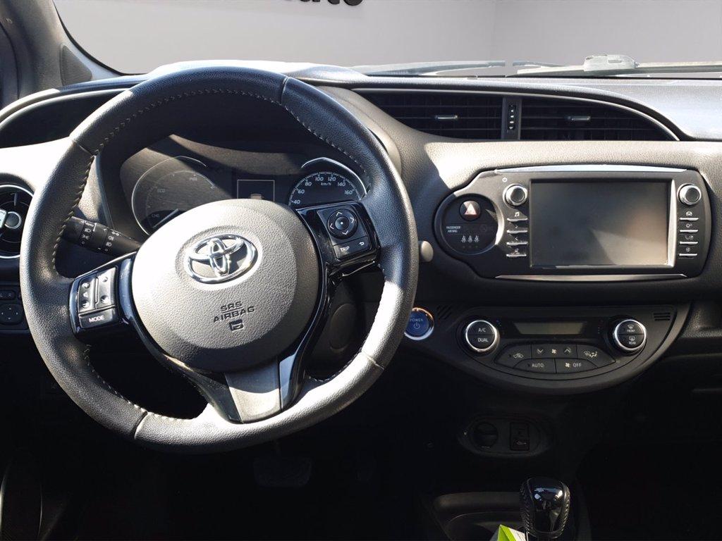 TOYOTA Yaris 5p 1.5h style my18 del 2018