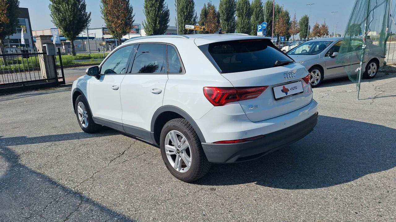 Audi Q3 45 TFSI e S tronic Business 150cv benzina + 116cv elettrici