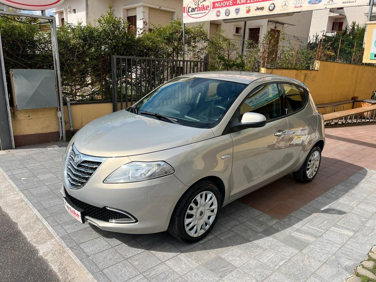 Lancia Ypsilon 1.2 69 CV 5 porte GPL Ecochic Silver